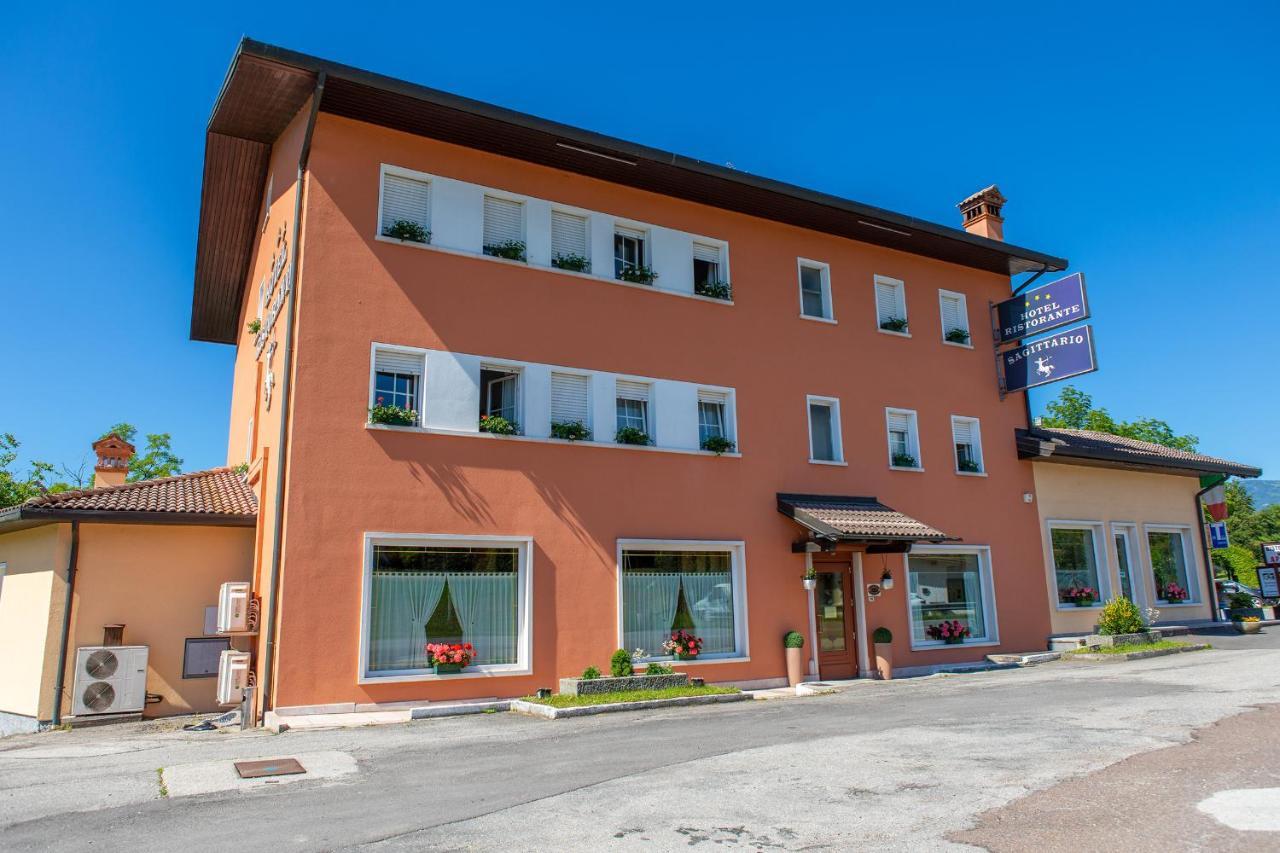 Hotel Ristorante Sagittario Feltre Extérieur photo