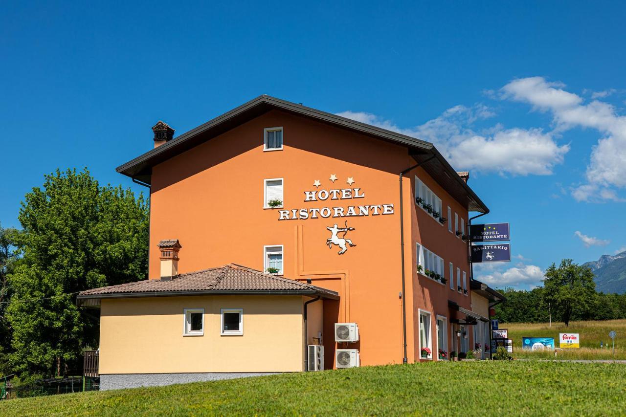 Hotel Ristorante Sagittario Feltre Extérieur photo