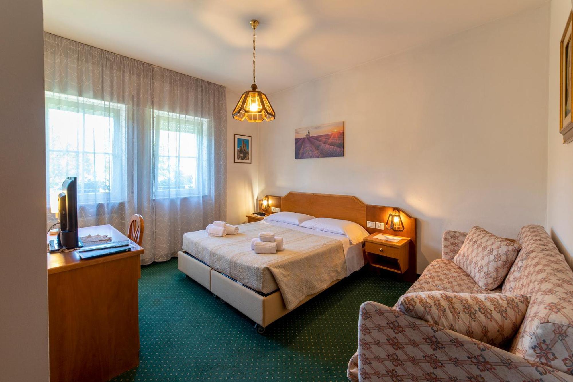 Hotel Ristorante Sagittario Feltre Extérieur photo