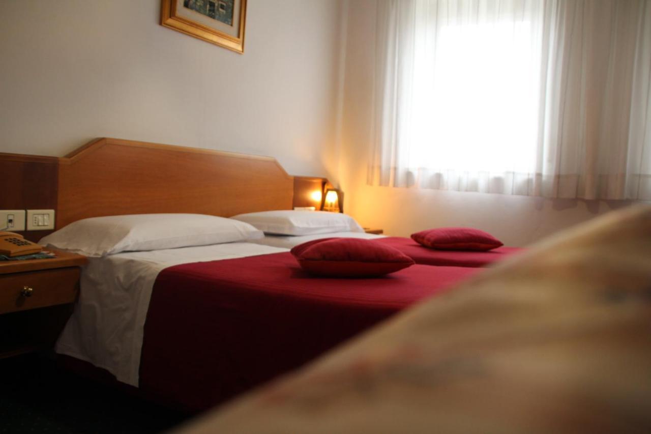 Hotel Ristorante Sagittario Feltre Extérieur photo